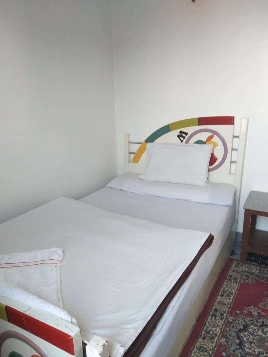 One Love Guesthouse & Restaurant Luksor Zewnętrze zdjęcie