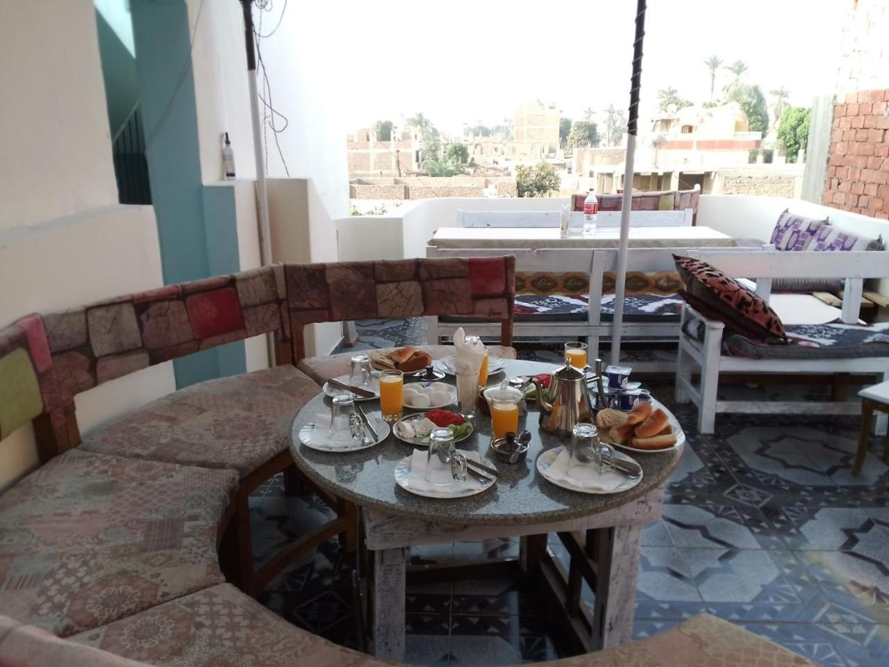 One Love Guesthouse & Restaurant Luksor Zewnętrze zdjęcie